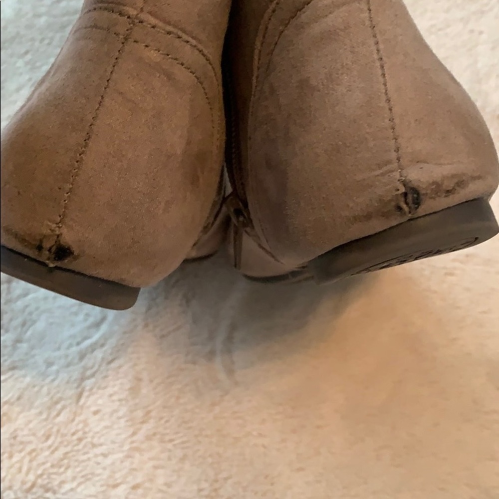 Fergalicious Tan Riding Boots with Braiding - Picture 12 of 13